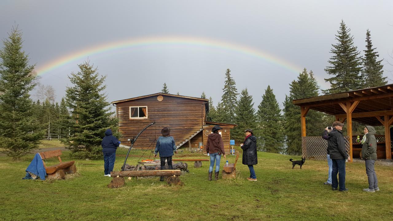 مبيت وإفطار Bridge Lake Wettstone Guest Ranch المظهر الخارجي الصورة